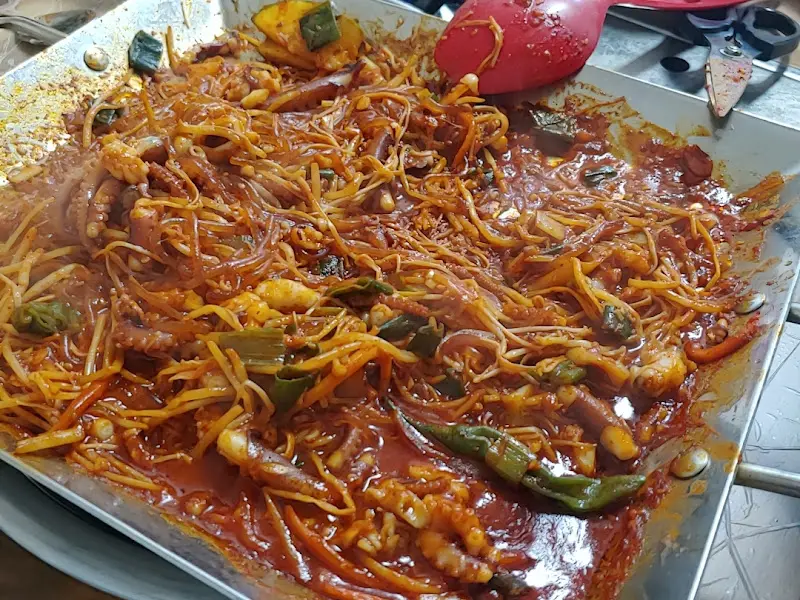 산낙지 철판볶음 근접샷