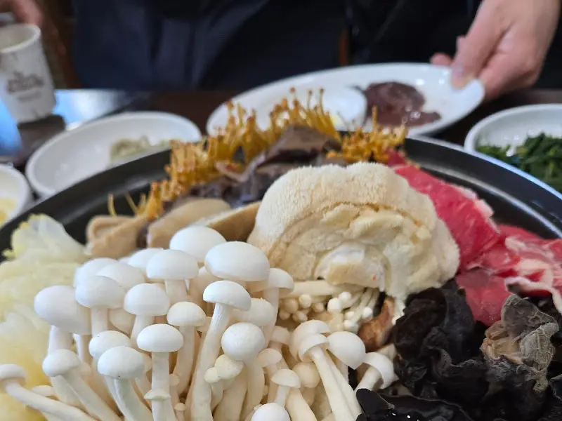 능이버섯전골 재료