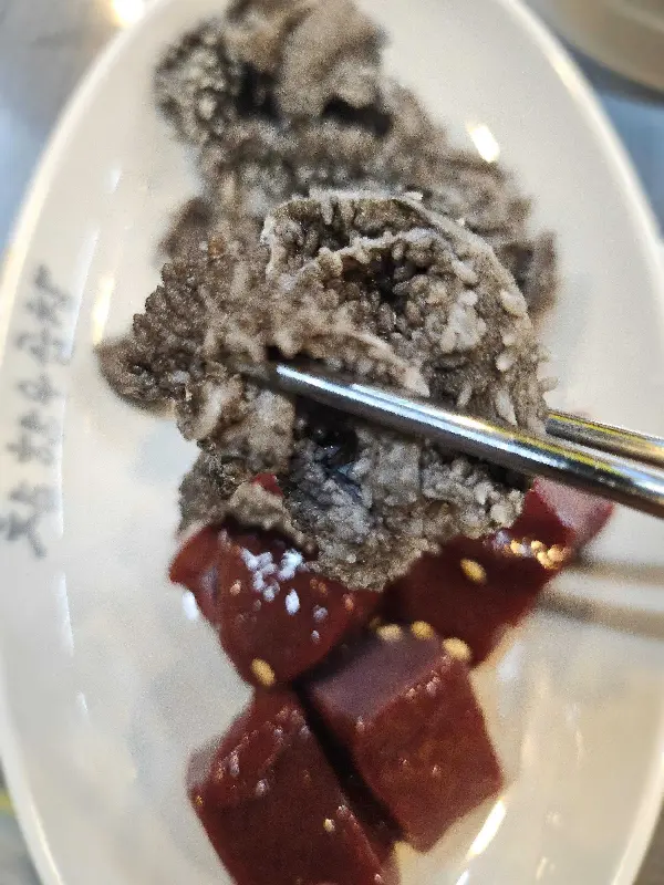 기본 반찬으로 제공되는 오뎅탕