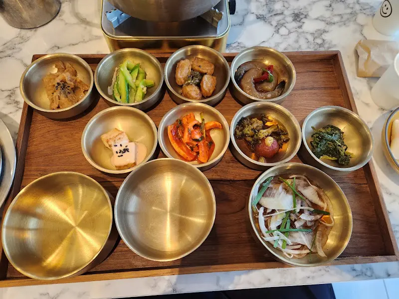 깔끔하게 차려진 한상