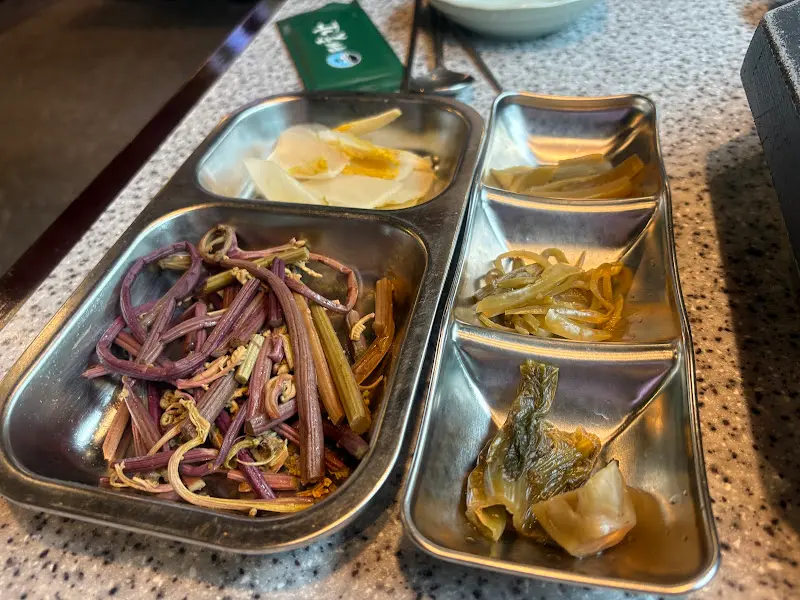 다채로운 곁들임 메뉴