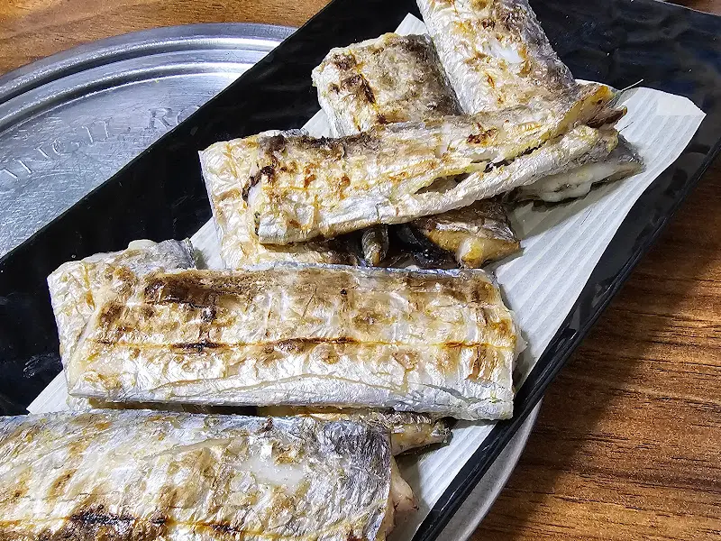 노릇하게 구워진 갈치구이