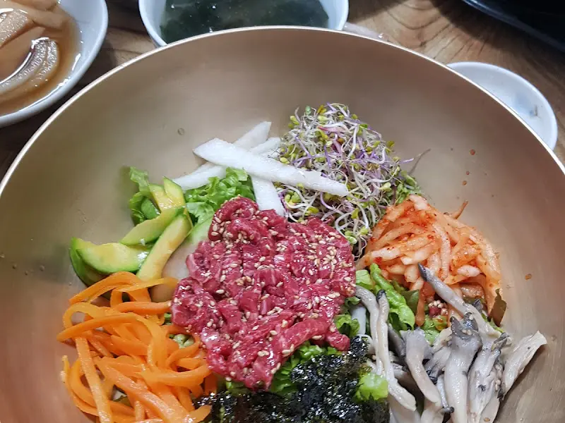 새싹육회비빔밥