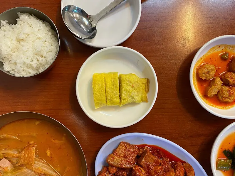 굴다리식당 김치찌개, 제육볶음, 계란말이