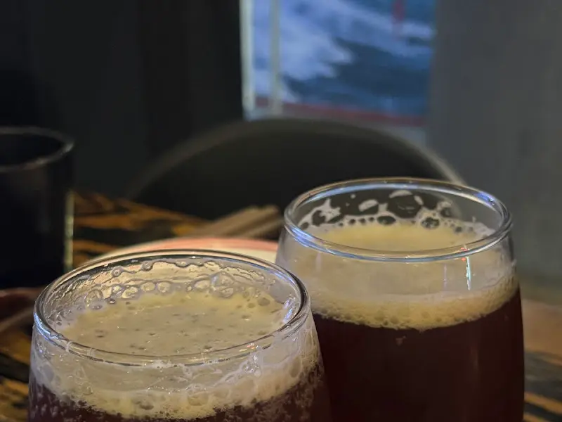 약방 생맥주 두 잔