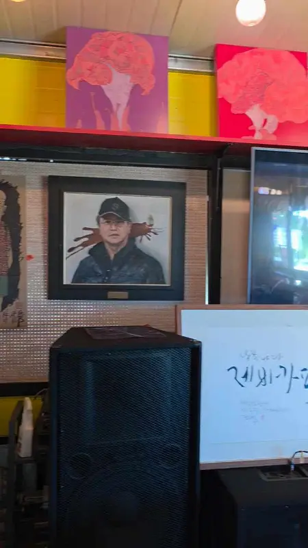 카페 내부 인테리어