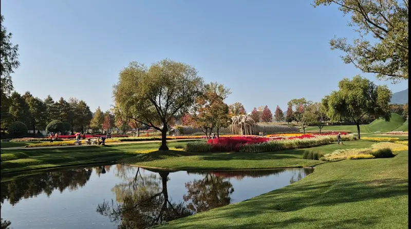 홍화원 주변의 아름다운 풍경