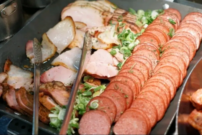 다양한 핫푸드 메뉴