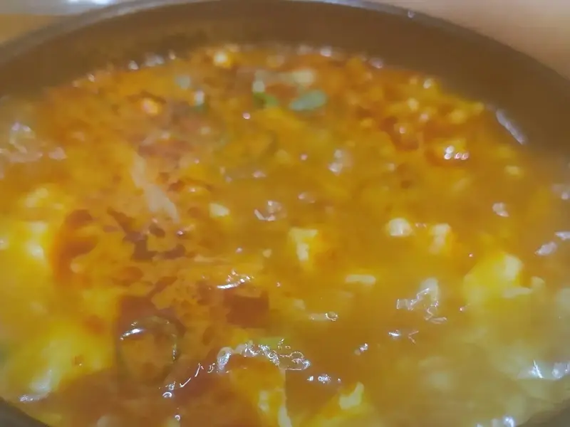얼큰한 순두부찌개
