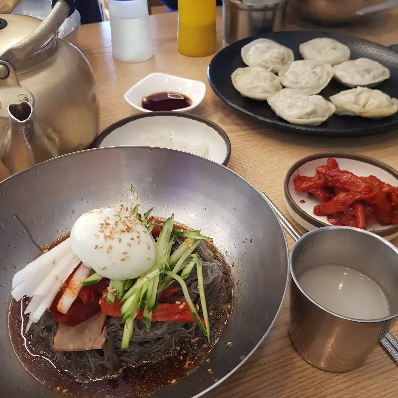 함흥냉면과 만두