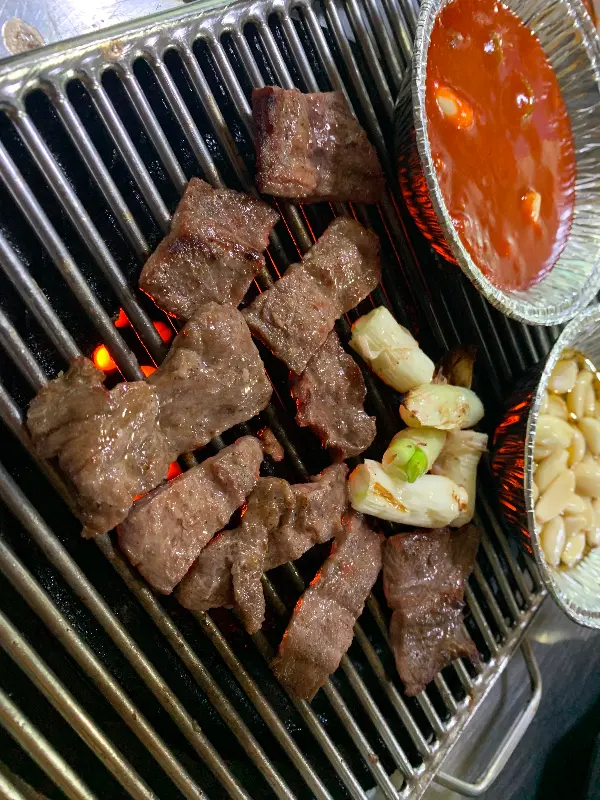 잘 구워진 고기