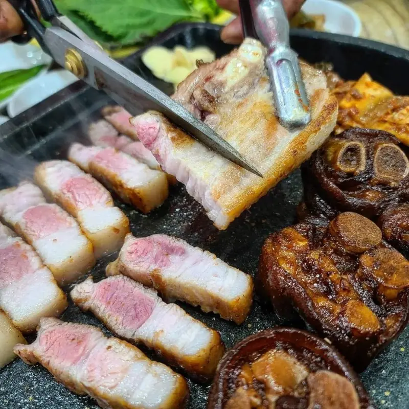 침샘 자극하는 애호박찌개