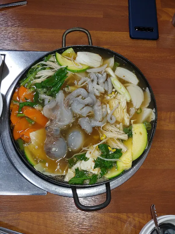 신선한 낙지가 들어간 연포탕