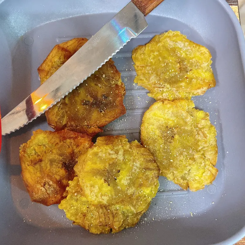 다채로운 해산물이 듬뿍 들어간 볶음밥 요리