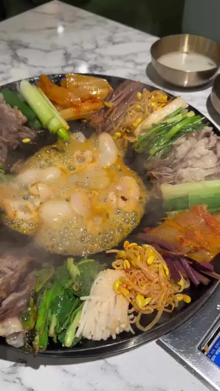 구절판에 익어가는 계란찜