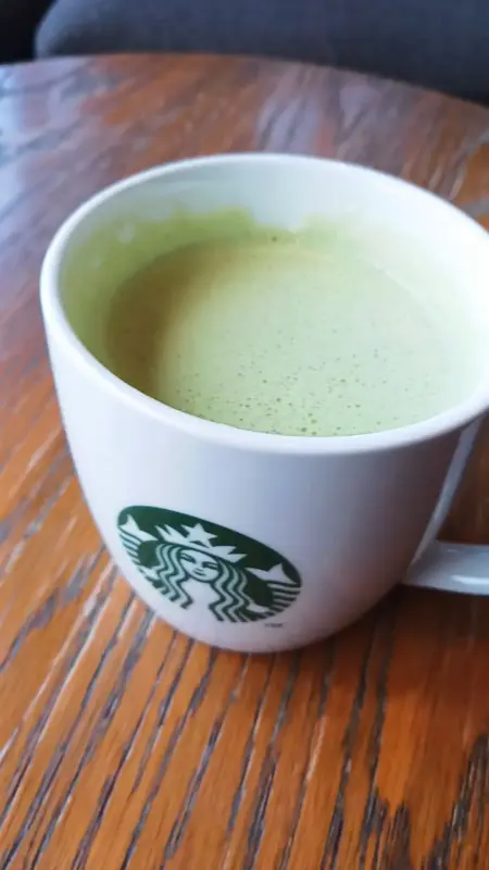 따뜻한 제주 말차 라떼