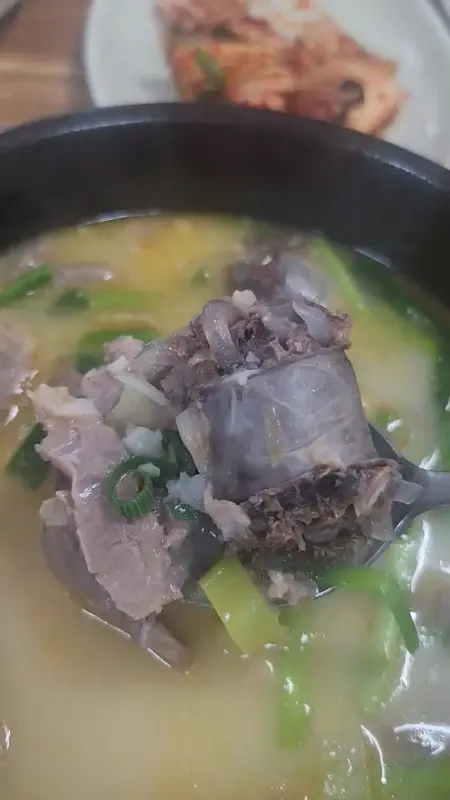 순대와 돼지고기를 클로즈업한 모습