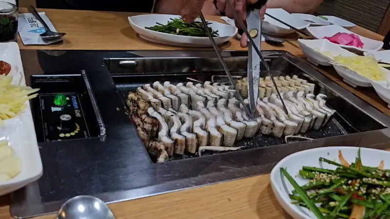 장어 굽는 모습