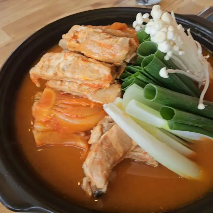 푸짐한 김치찜 재료