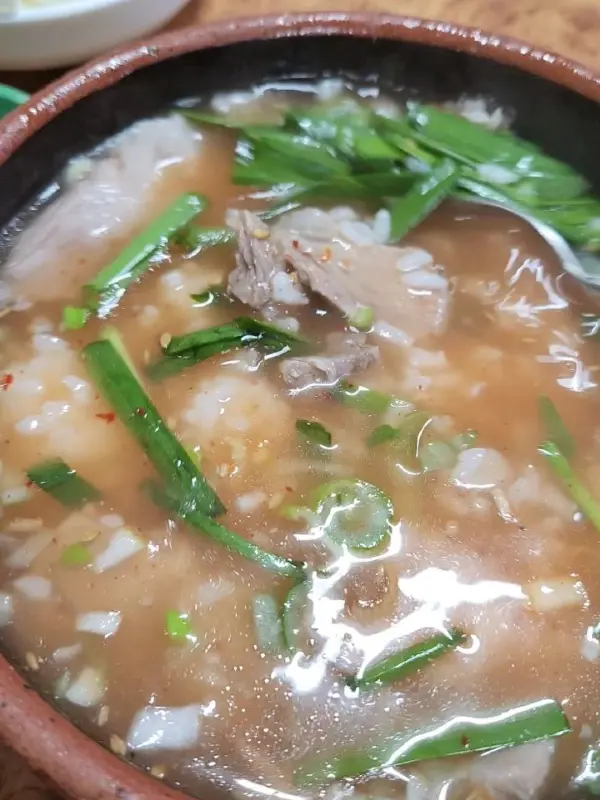돼지국밥 한 그릇