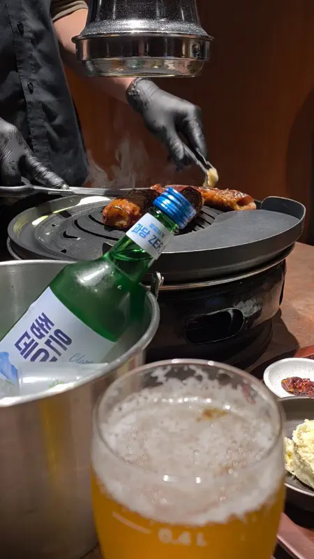 얼음 바스켓에 담긴 소주