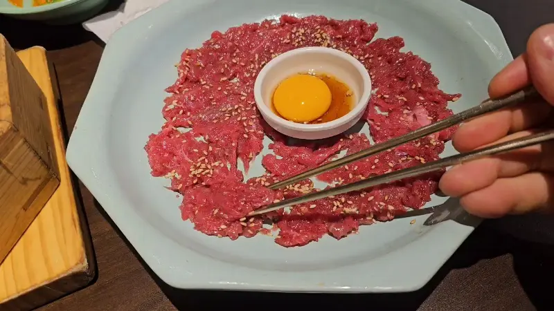 육회의 신선한 비주얼