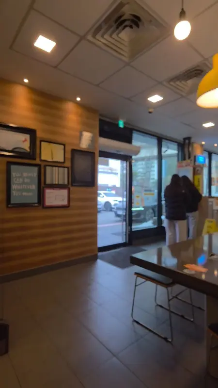 맥도날드 용인시청DT점 외관