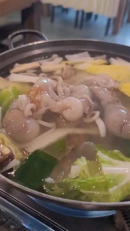 보글보글 끓는 박속낙지탕