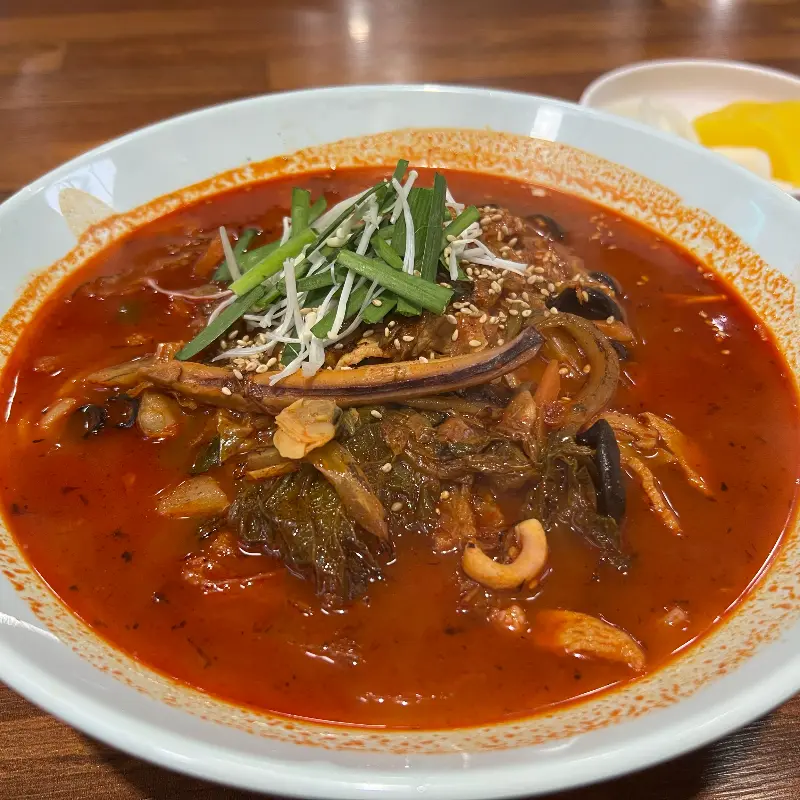 해물 가득한 짬뽕