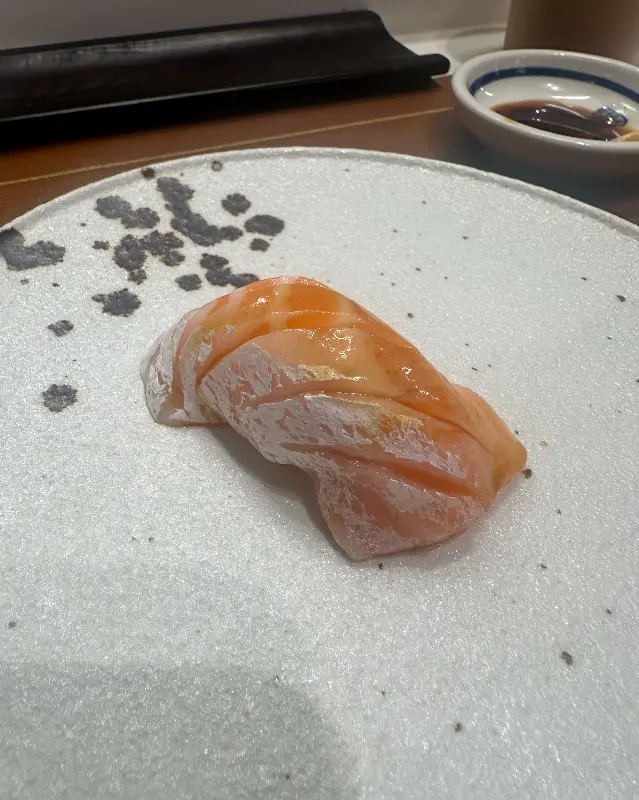 싱싱한 연어 스시