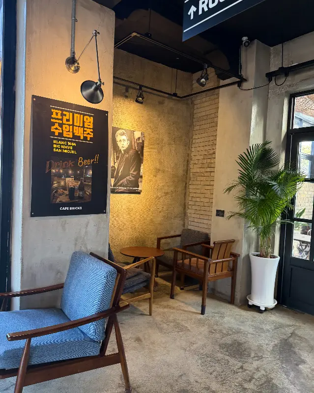 카페 내부 좌석