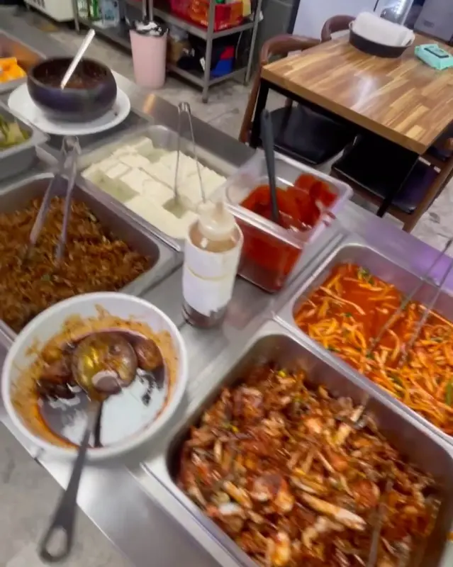 뷔페 음식 코너