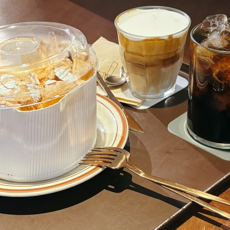 콜드브루 아메리카노와 쌀 쉬폰 케이크