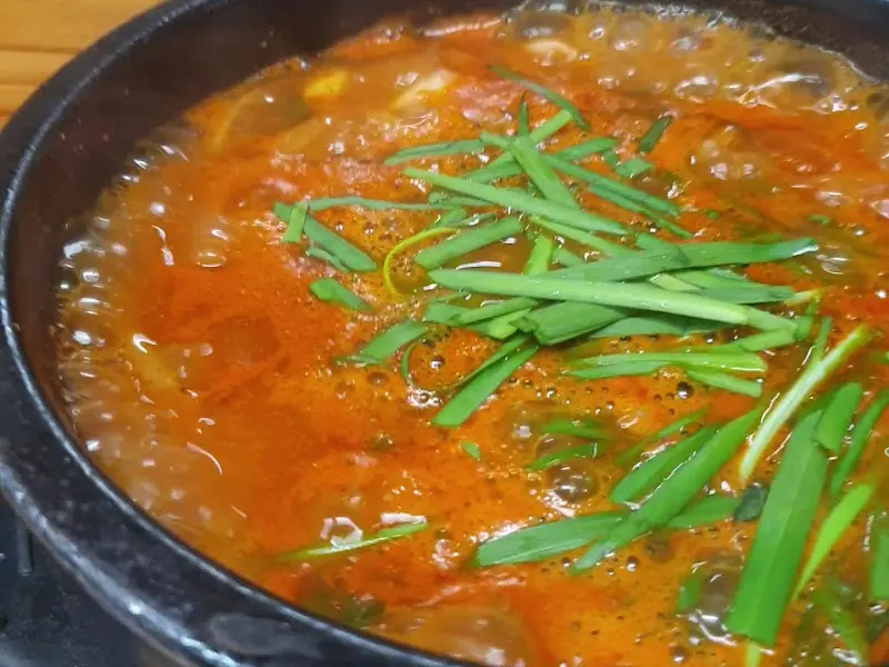 보글보글 끓고 있는 어죽