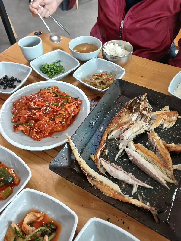 푸짐한 제육쌈밥 한 상 차림