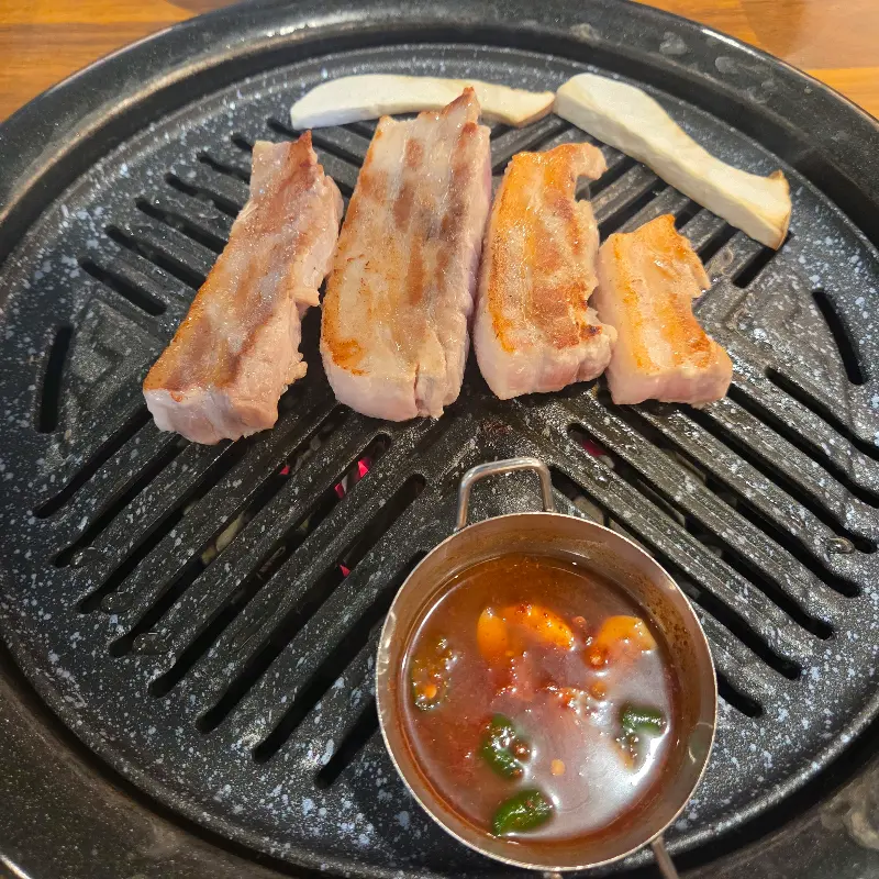 맛있는 돼지갈비 한 상
