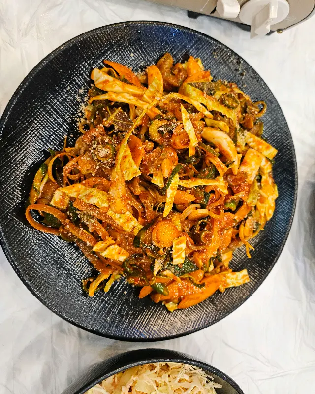 매콤한 골뱅이 소면