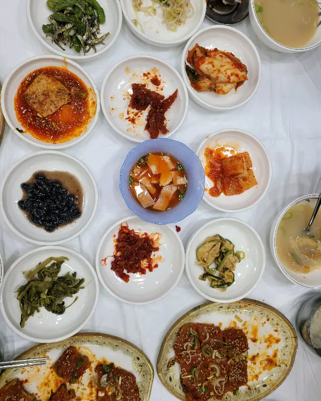 푸짐한 밑반찬