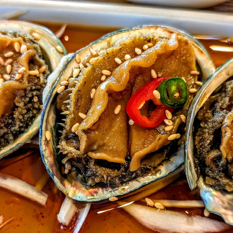 윤기가 흐르는 전복장