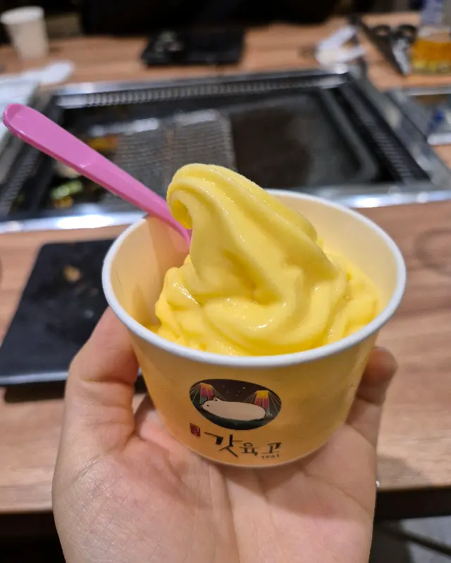 후식으로 제공되는 옥수수 아이스크림