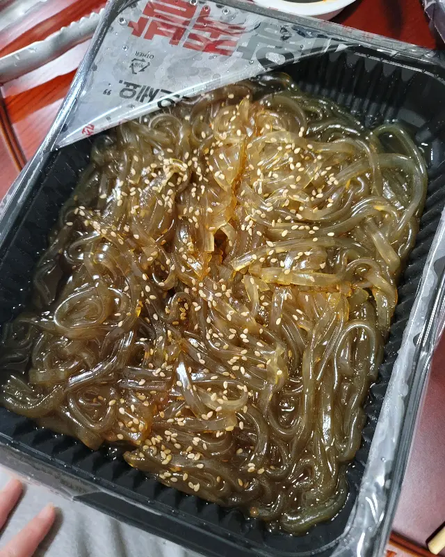 족발과 환상적인 궁합, 양념 당면