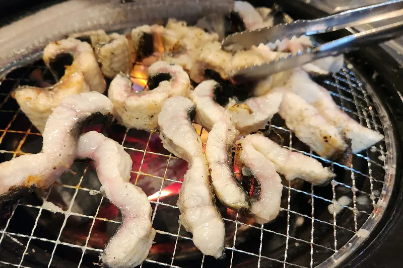 두툼한 장어살
