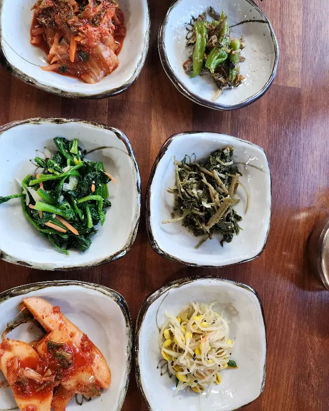 정갈한 밑반찬