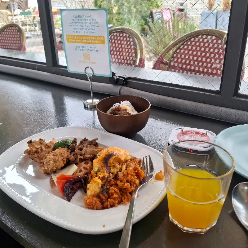 브런치 뷔페 메뉴