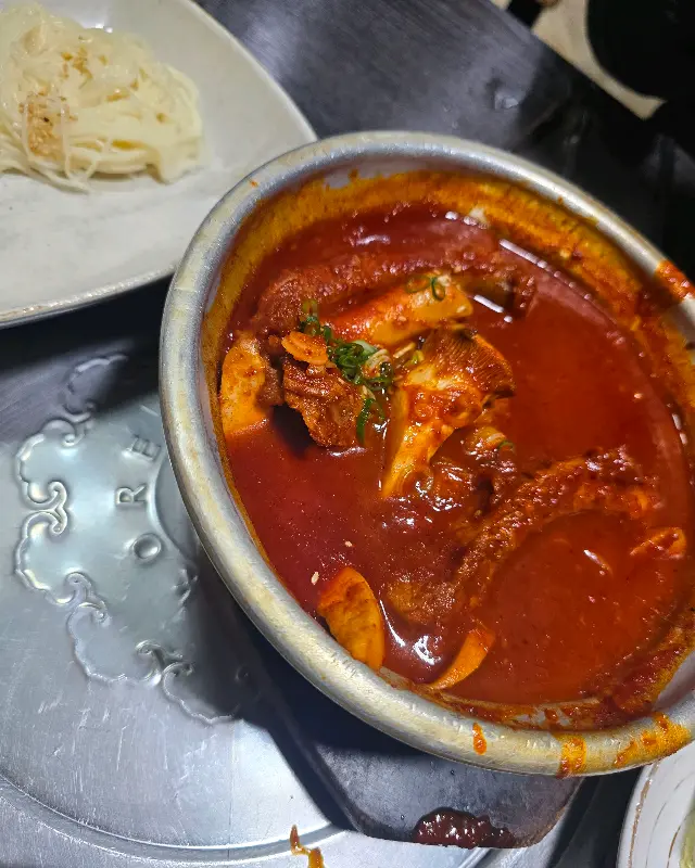 다산돼지앤낙지 양푼갈비와 소면사리