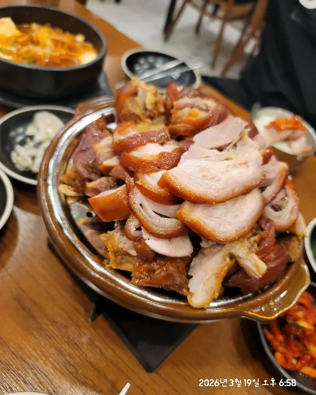 윤기가 흐르는 족발(대)