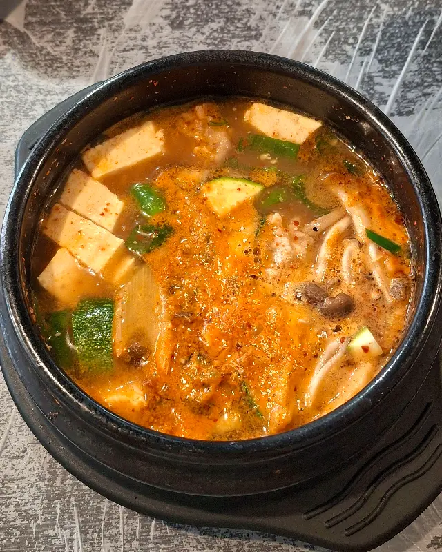 깊은 맛이 일품인 된장찌개