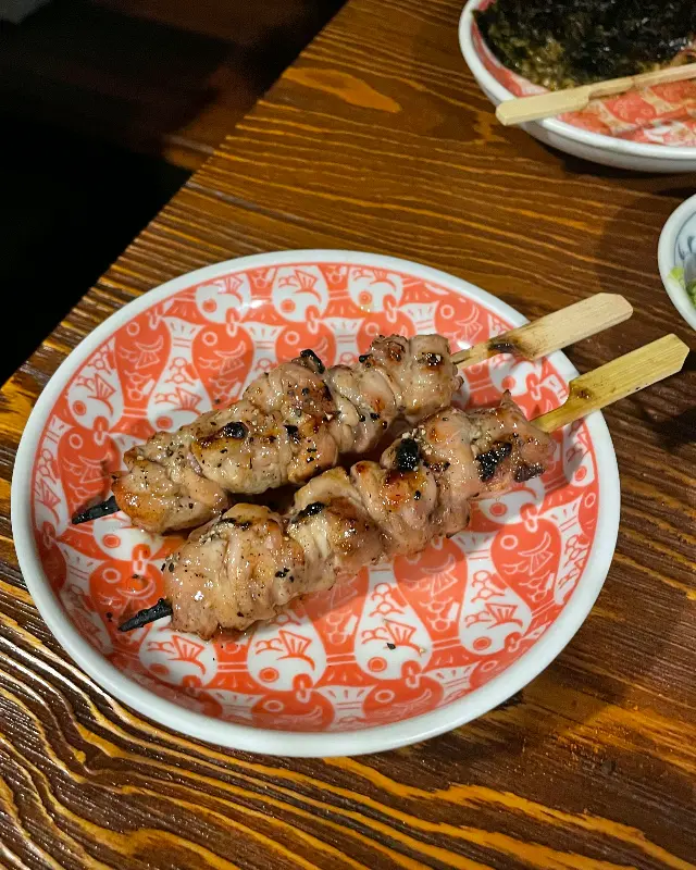 숯불 향이 가득한 닭꼬치의 향연