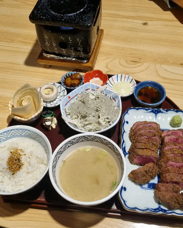 규카츠 정식 한상차림