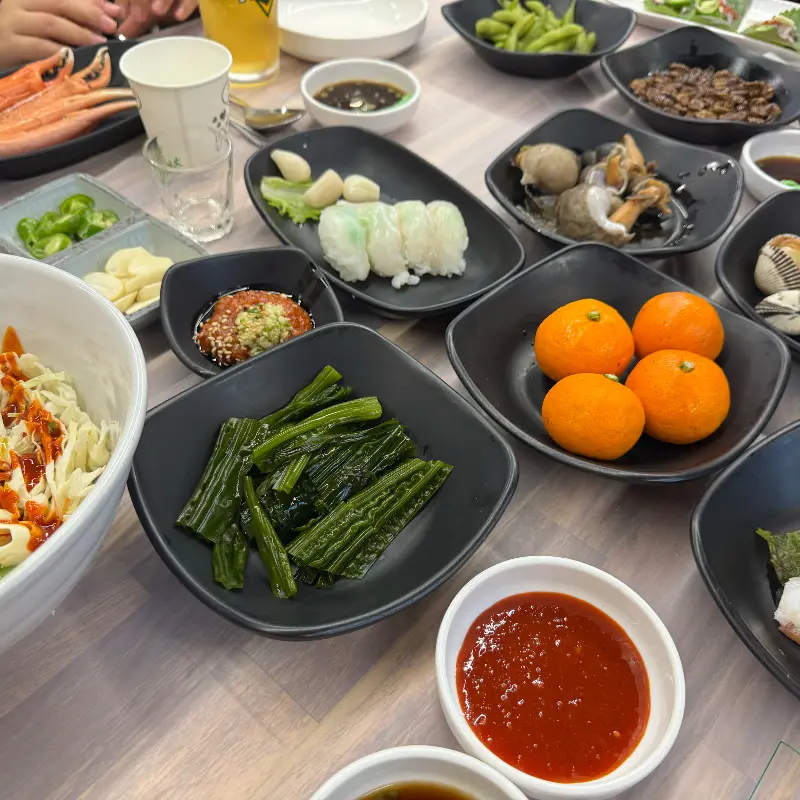 푸짐한 스끼다시 한상차림